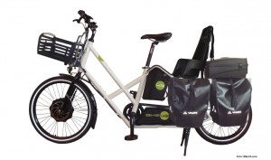Foto des Bike43 in der Ausstattung mit einem Kindersitz und Koffer.