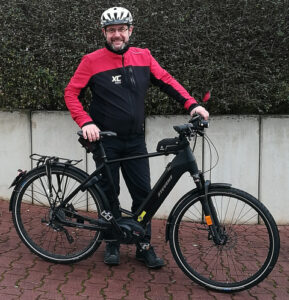 Alexander Theis mit E-Bike