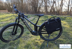 e-bike-trek-powerfly-fs9-seitlich-mit-tasche