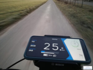 smartphone-mit-cobi-auf-dem-ebike