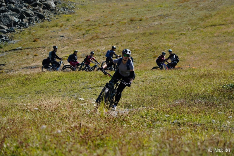 womans-bike-camp-trailflow