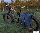 e-bike-jeep-fabike-mhfr-7100-mit-topeak-gepaecktraeger-und-otinga-flip-160