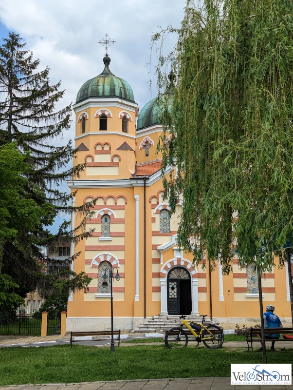 dunav-ultra-econic-one-galerie-kirchturm-orthodoxe-kirche