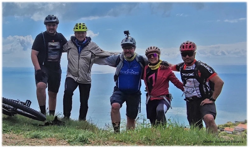 e-bike-tour-bulgarien-schwarzes-meer-selfie-reisegruppe